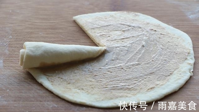 早餐不知道吃什么?试试特色千层饼,柔软多层,好吃还补钙!