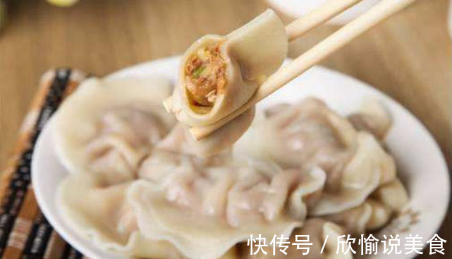 为什么煮饺子总是破皮,其实你只是差了这一步,难怪饺子会撒包!