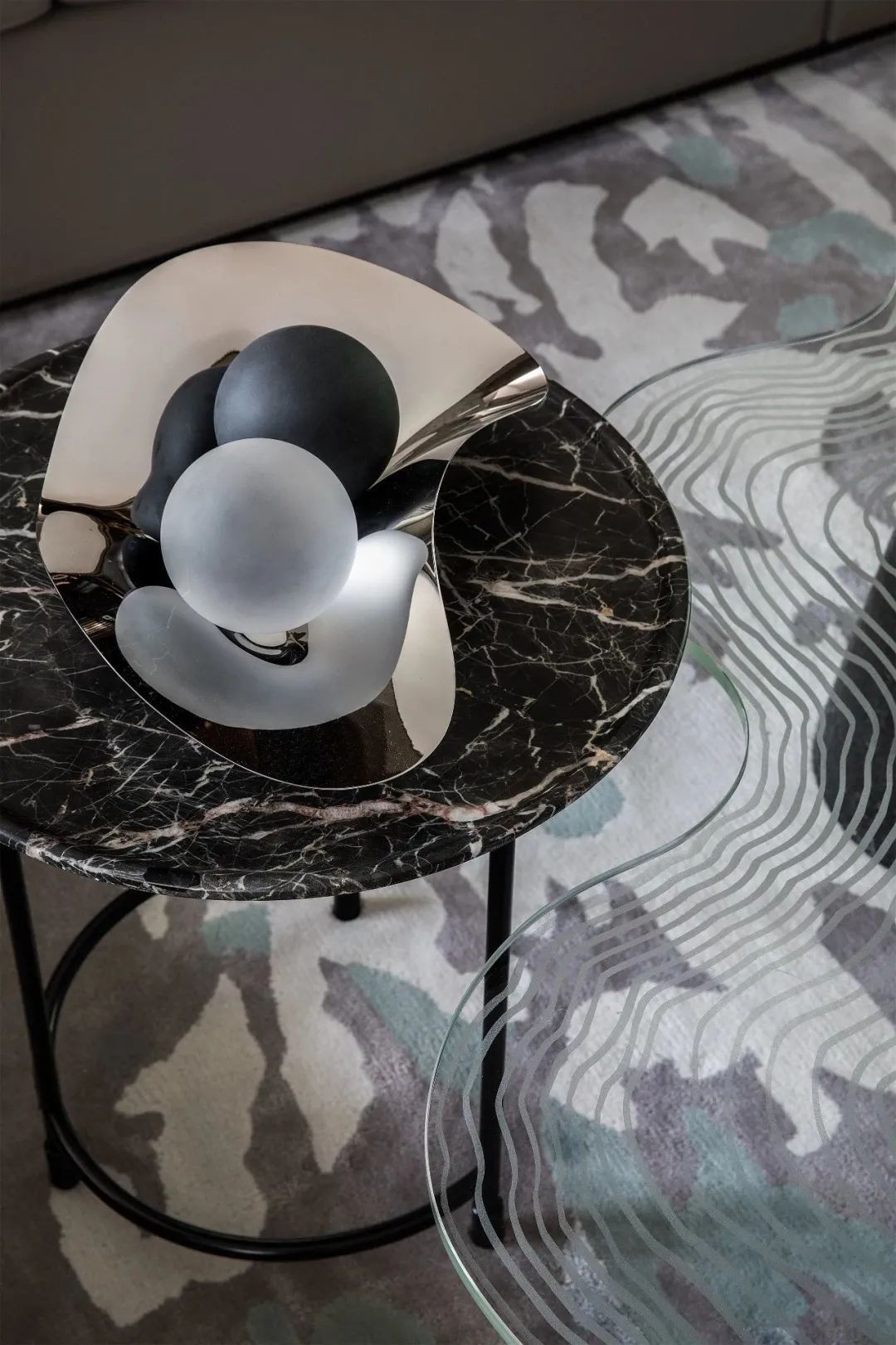 优雅|550㎡现代风别墅,高级灰与水墨色,低调档次的效果很独特