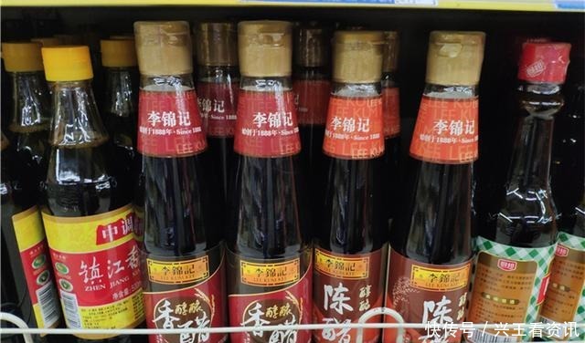 不管什麼牌子的醋,認準瓶身上這行字,才是釀造醋,千萬別買錯