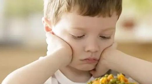 胃粘膜|脾胃虚弱的宝宝，冬季这4类食物最好少吃，可能会导致孩子积食