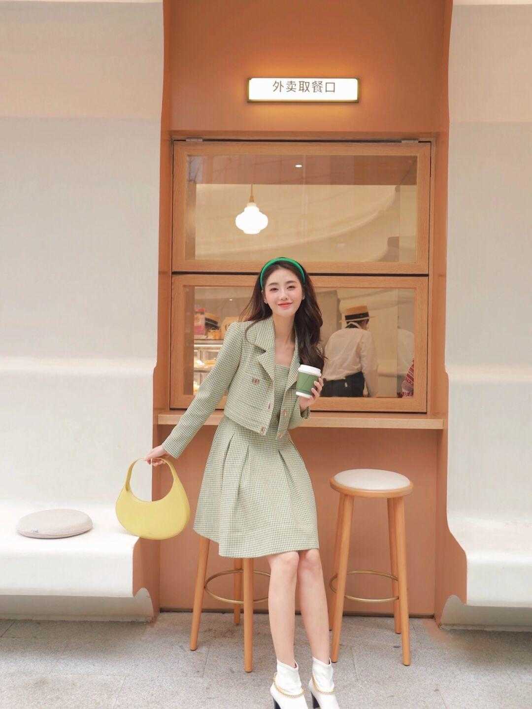 香风 叮叮叮!又到穿短款外套的季节了,还不知道买什么的,赶快码住