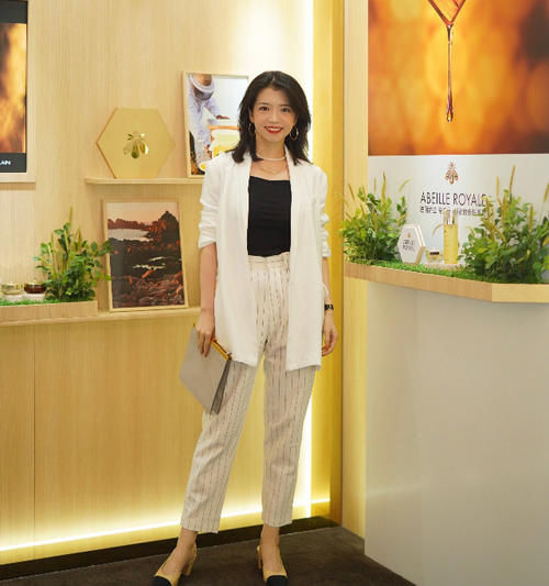 配饰|三木就是厉害，一身Zara单品也能穿出高级感，论时髦混搭就没输过