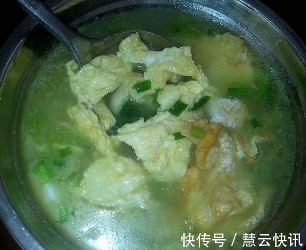 老公同学来家里吃饭，做了四道硬菜，居然说我们很抠，太气人了