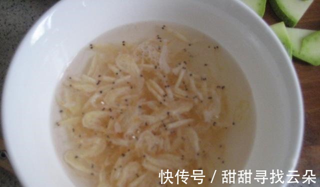 西葫芦|秋天,我家儿子爱吃这菜,做法特简单,营养极高,孩子长个头!