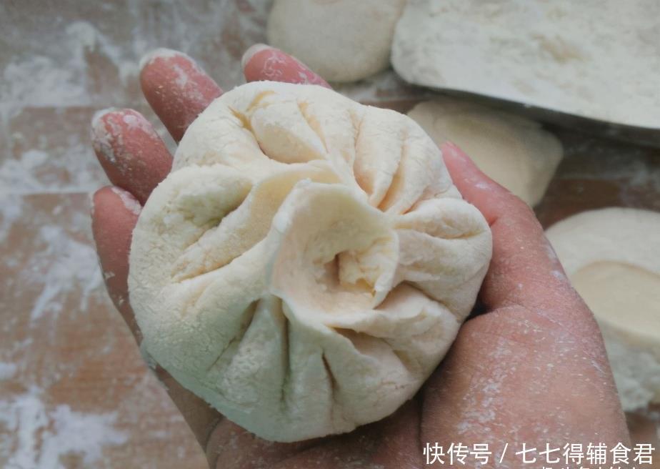 包子|蒸包子时,别直接上锅蒸,多加3个小技巧,包子暄软蓬松还不塌陷