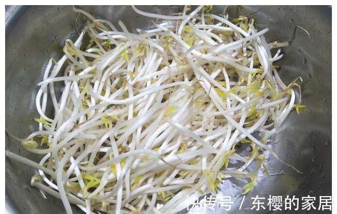 炒绿豆芽|炒绿豆芽时，多加1道蔬菜，味道好营养佳，家人很爱吃
