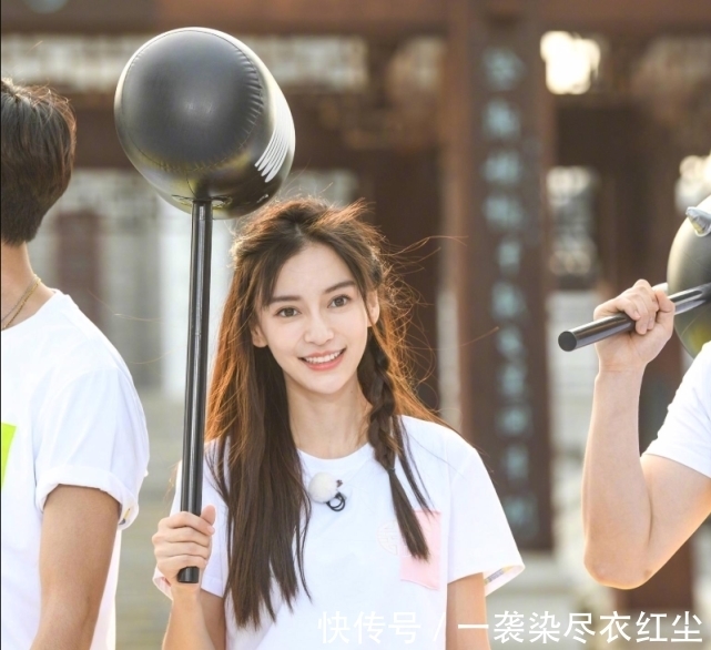 午飯|楊穎曬出中午午飯,午飯只剩下半碗炸醬面,遭遇粉絲瘋狂搶炸醬面