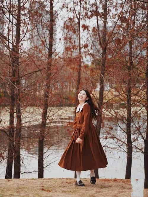 基础款的裙子，甜美的颜色，整体款式会让人很心水！