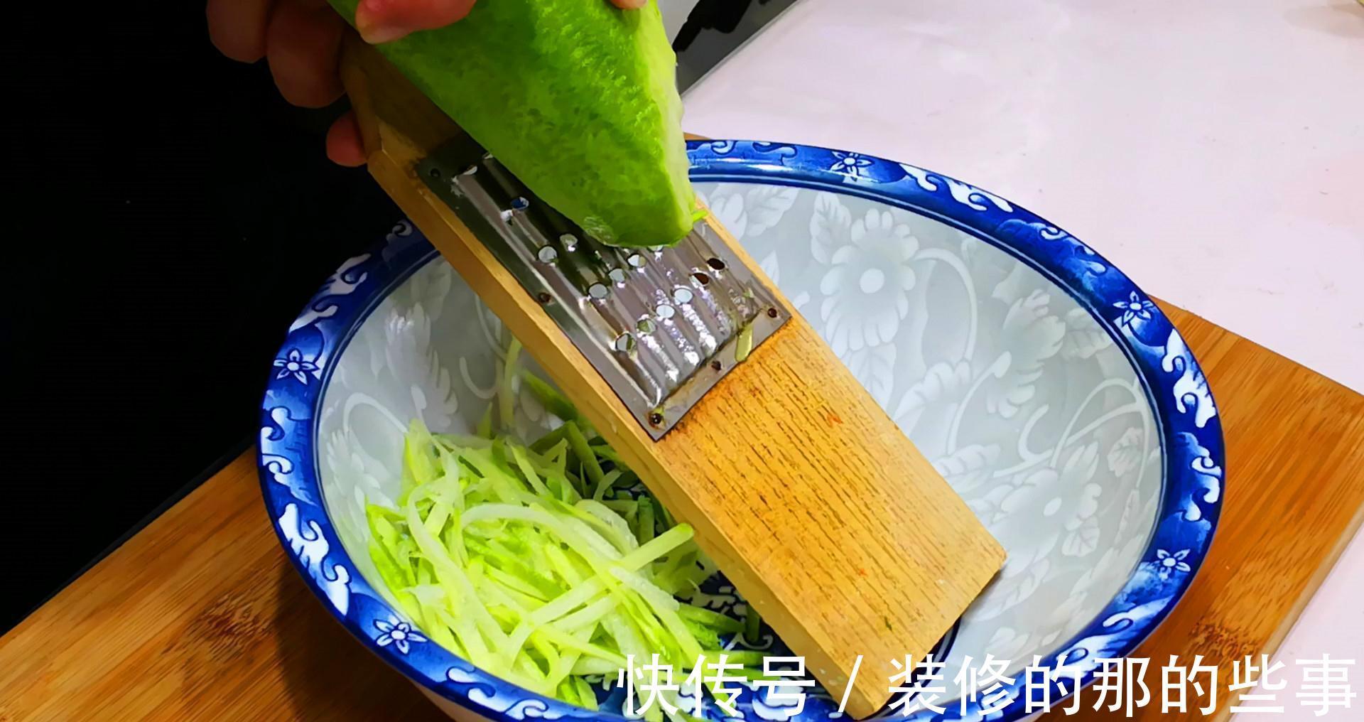 天冷了,吃白菜韭菜不如吃此菜,营养极高,蒸着吃最香,真解馋!