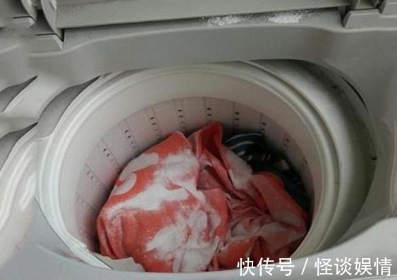 洗衣机也需定期清洗,不然细菌比马桶都多,婆婆一妙招干净又健康