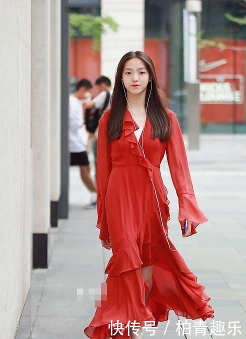 美女穿|优雅女人味的美女们,依旧有一种时尚质感!