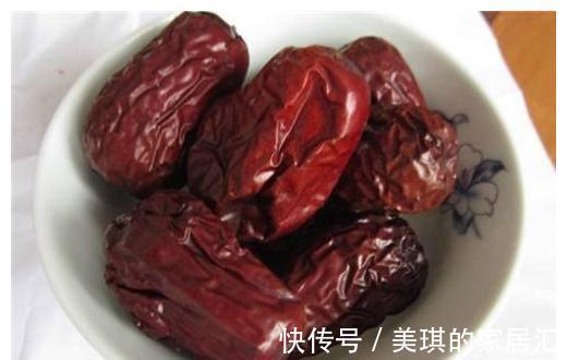 银耳|入秋,常吃此菜,满脸胶原蛋白,皮肤水润,面膜都免了!