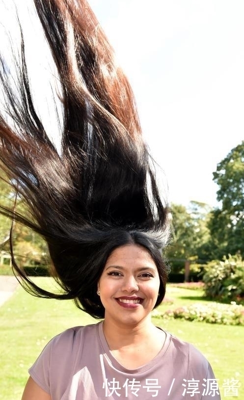 女子长达20年不剪头发，头发长16米，洗一次头要花4个小时