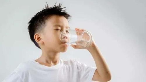 排便|便秘的人注意了!有种东西吃得越多,排便越困难