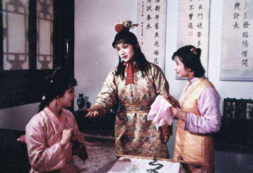 凤姐|为何说黛玉比宝钗更适合管家？你看她管丫头的手段，比宝钗强多了