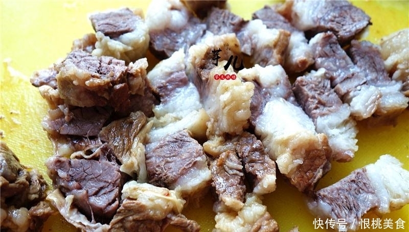  最好吃经典的牛肉面做法，汤汁鲜美浓稠，牛肉软烂入味，太过瘾