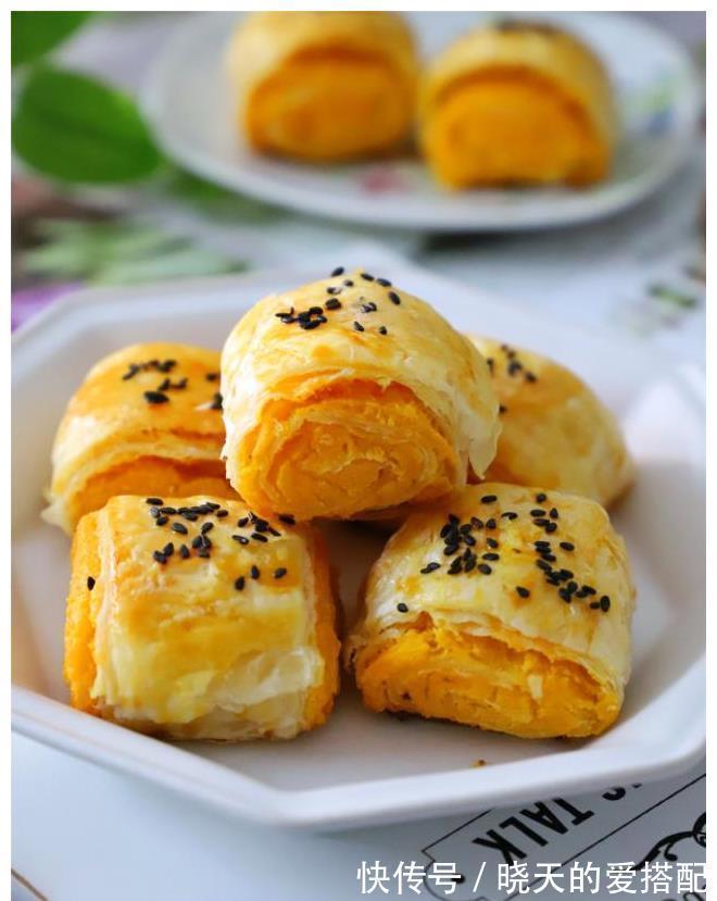 红薯新吃法，做成快手早餐饼，奶香十足，咬一口酥掉渣，真过瘾