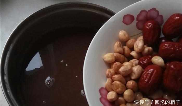 湿气重，常喝这碗“祛湿汤”，排出多年湿毒，甩掉赘肉！