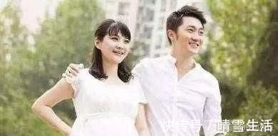 让座|“最美孕夫”火了,医院产检没人让座,准爸爸蹲坐当椅给孕妇坐