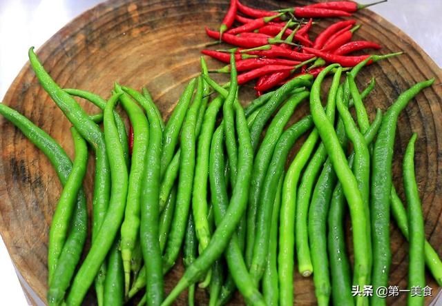 厨师|泡辣椒很多人第一步就做错了，难怪保存时间短，厨师长教你如何做