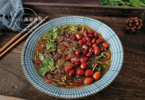 美食精选：酸辣粉，自己在家做，酸辣开胃，5分钟搞定