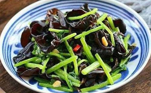 女人愛美，常吃三種食物，刮油消脂，排毒減肥，營養又瘦身