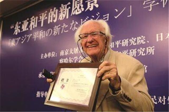 加尔通教授：曾预言苏联解体，又预言美国2020年将崩溃