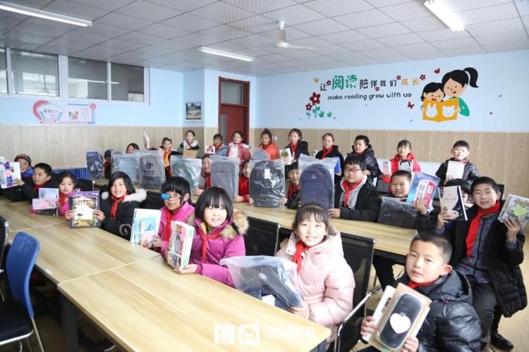 大众网|大雪纷纷暖意浓 与歌尔“一起”为夏坡小学孩子们送去真挚祝福