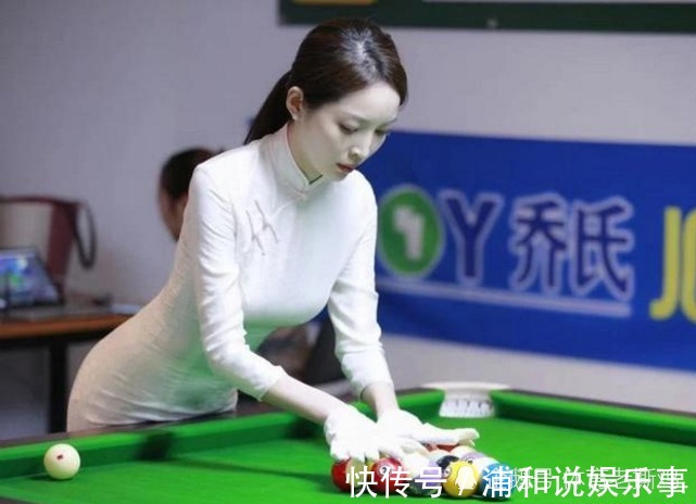 这项运动|颜值不输潘晓婷,王钟瑶被称为“最美台球裁判”是有原因的