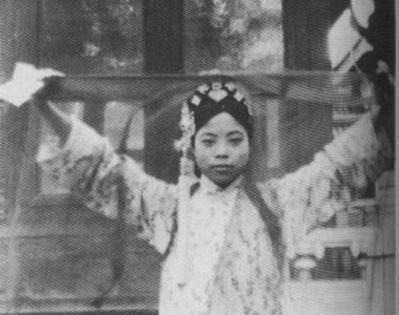 文绣|文绣跟溥仪离婚后,靠什么维持生活后嫁给一国军少校