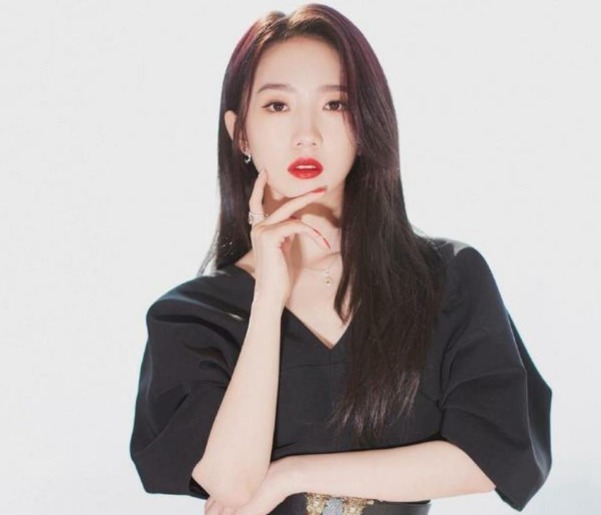 乐华选秀综艺《发光的名字》共40位练习生,全员蒙面参加录制