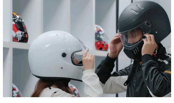 尴尬|《女儿们的恋爱》太做作太尴尬了！恋爱观察类节目扑街严重