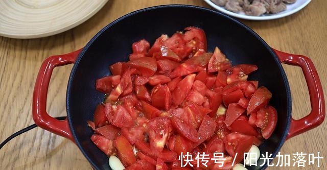 天凉了,强身健体的番茄炖牛肉,一周吃一锅不奢侈,对得起自己!
