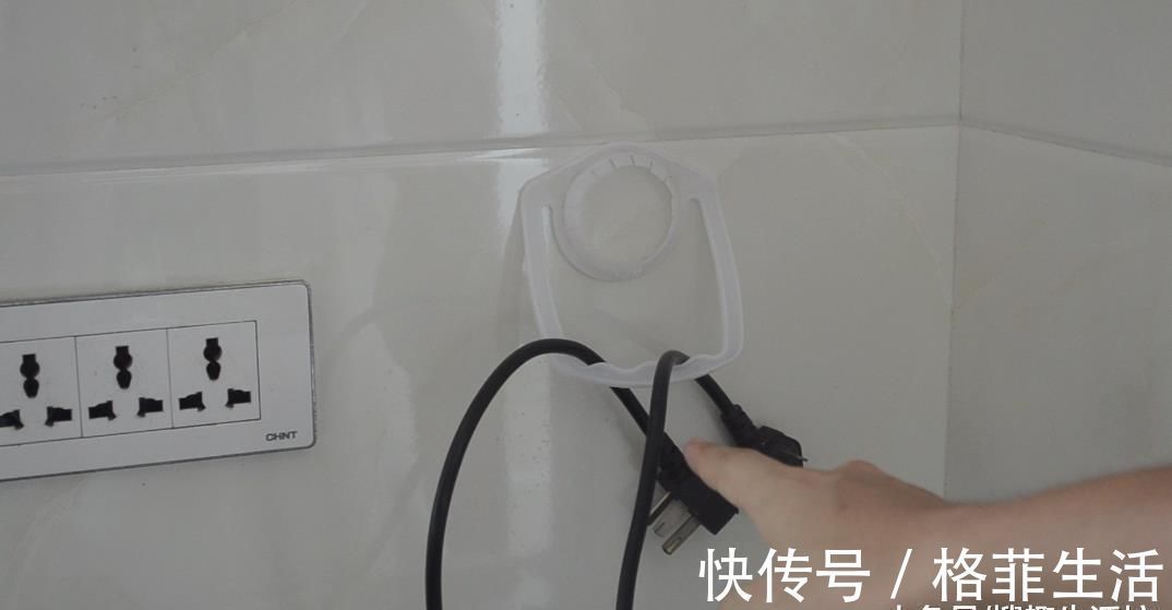 洗菜池边上放一个油桶提手, 作用太棒了, 解决了很多家庭的烦恼