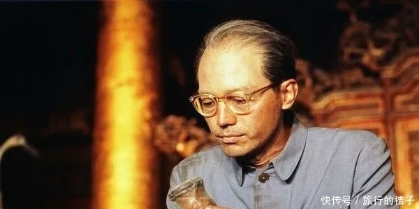 椅子|溥仪多年后重回紫禁城,椅子下发现的这东西,竟是自己的“童年”