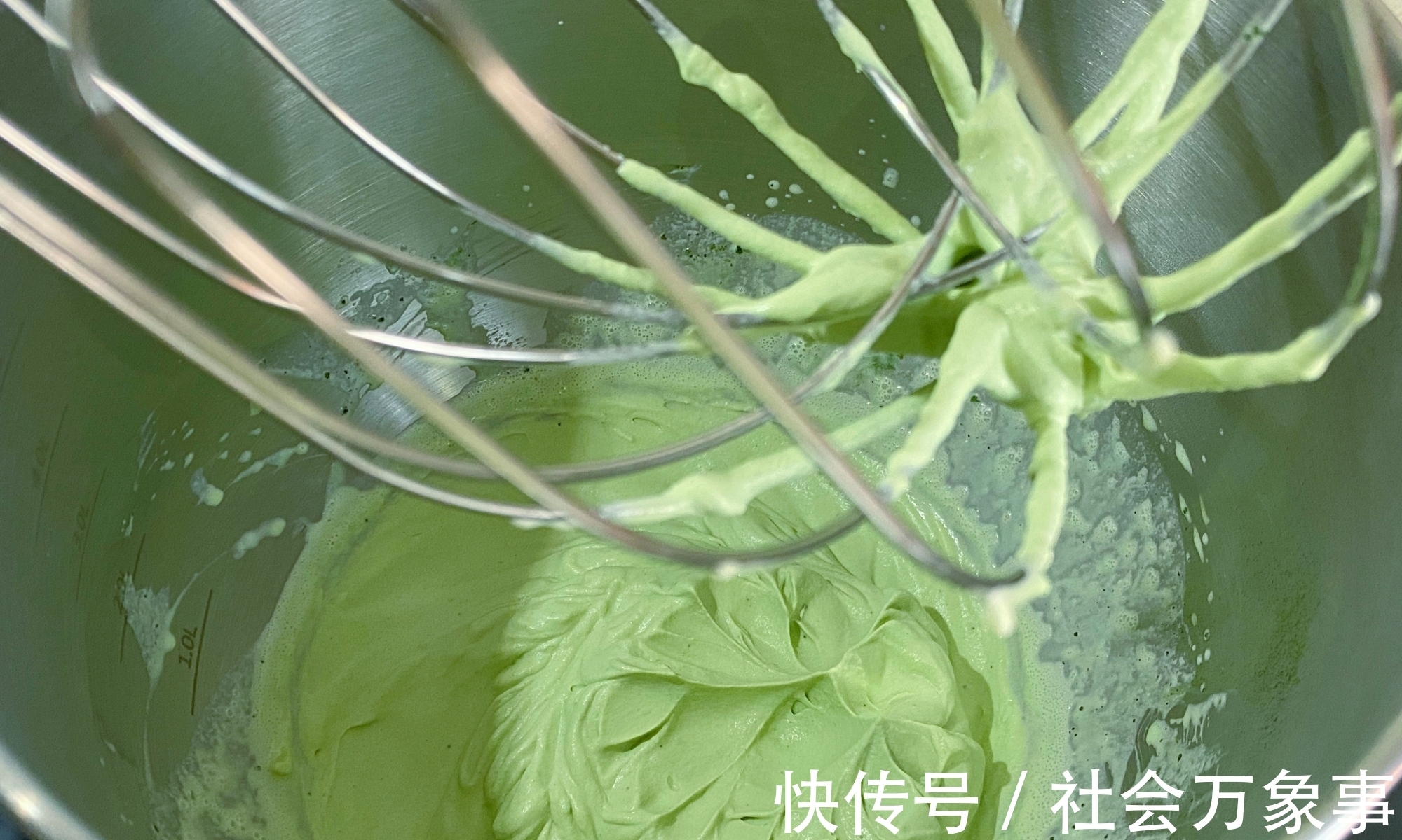蛋白霜|蛋糕此做法太好吃了，我家一周吃五次，卷一卷细腻柔软又美味