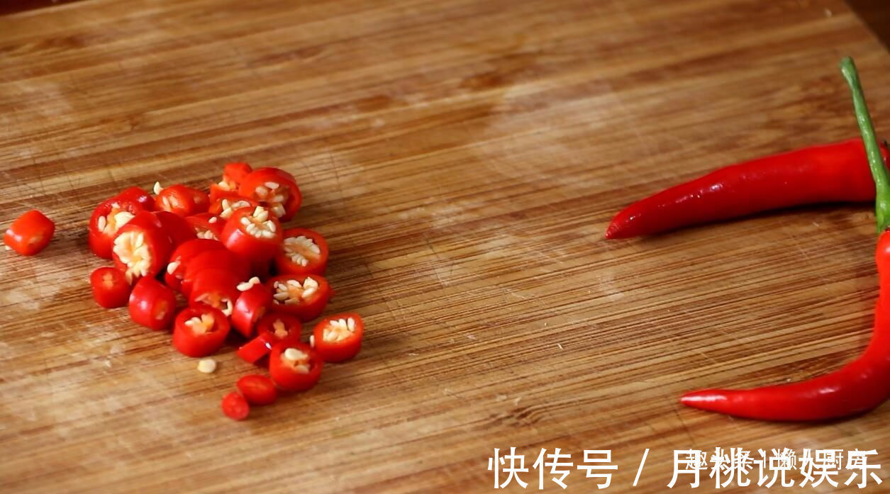 教你黄瓜最好吃的做法,脆嫩爽口,开胃解油腻,比大鱼大肉都好吃