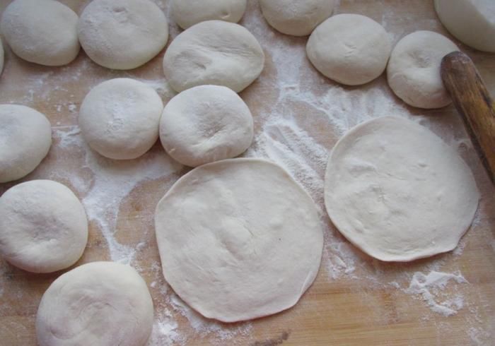 蒸包子冷水上锅还是开水上锅大厨原因在这里,学会包子特喧软