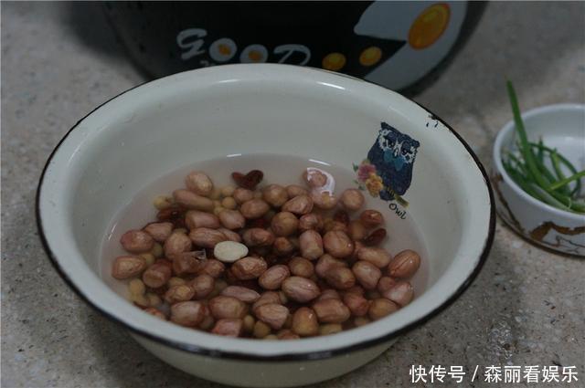 厨师|厨师经验花生炖猪蹄的1个小技巧,别直接炖,炒一炒才更香