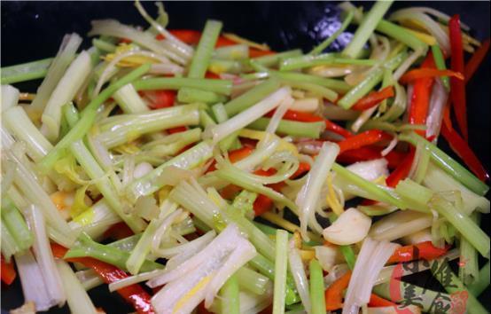 肉丝|炒肉时,切记不要直接下锅炒,多加2个步骤,肉丝嫩滑,不柴不腥