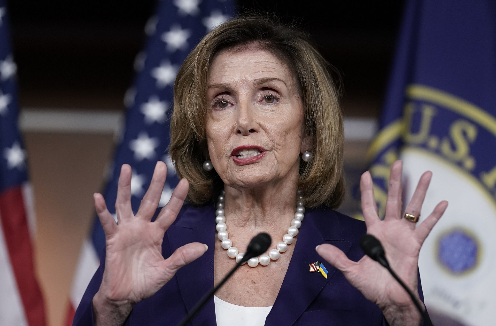 "中国正就俄乌问题帮美国,佩洛西待家里别去惹他们"_易看资讯网