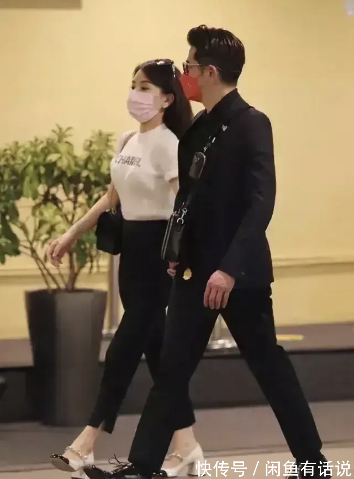 元素|方媛不愧是天王嫂，印花T恤配小黑裤也穿出高级感，气质都升华了