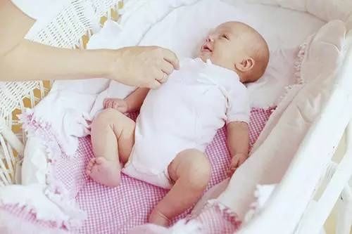 6个月以内的宝宝都穿啥？准妈妈需要提前了解，这么挑选最合适！