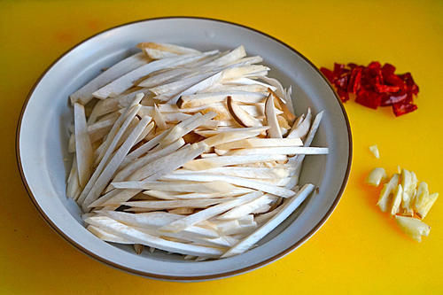 杏鲍菇|冬天的韭菜，鸡蛋靠边站，和这菜炒，实惠又鲜香美味，快学做起来