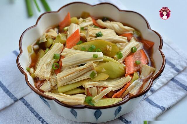 夏天哪儿能少了5分钟凉拌菜,开胃柔韧多汁,年年吃年年爱