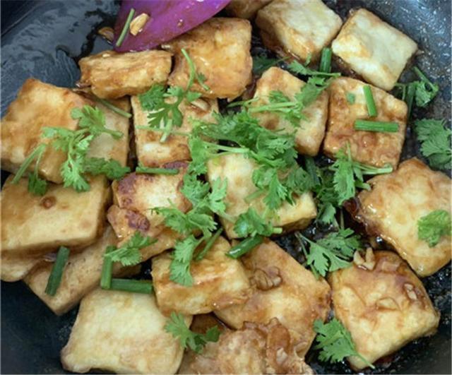 料汁|香煎豆腐怎样做出大厨口味？掌握对了方法，香酥可口巨好吃