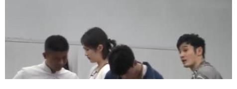 龔俊|中餐廳最新路透，龔俊徒手洗龍蝦，黃曉明看到后接下來的舉動(dòng)太暖心