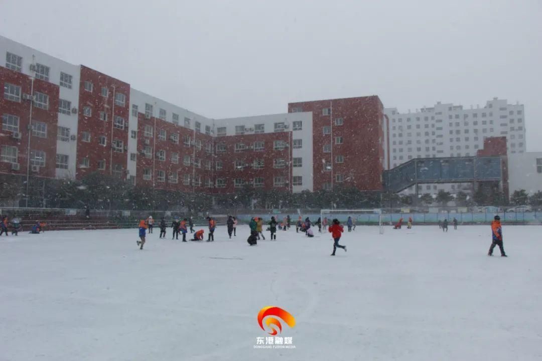 雪后，日照美成这样！最恣的是他们！