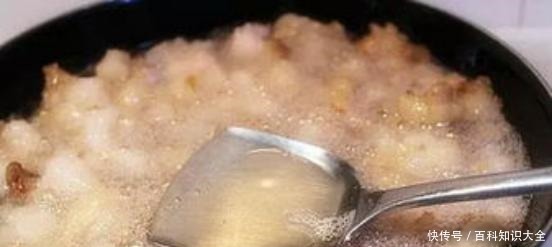 熬猪油最好别只放盐!加一点“它”猪油雪白,放一年不会坏!